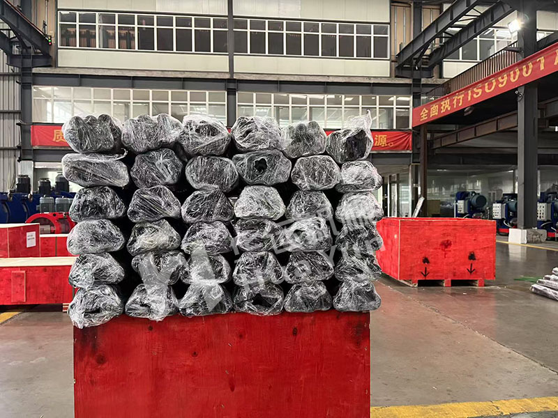 華運機械一批軟管泵定制軟管生產完畢，彰顯專業制造實力
